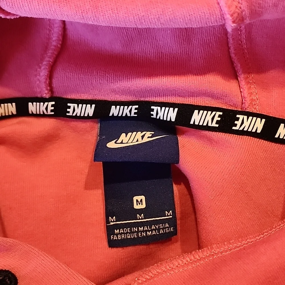 Juniors Nike size medium hooded sweatshirt - Picture 8 of 8